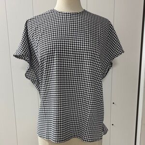 NWT Ricki's Monochrome Houndstooth Short Sleeve Top
